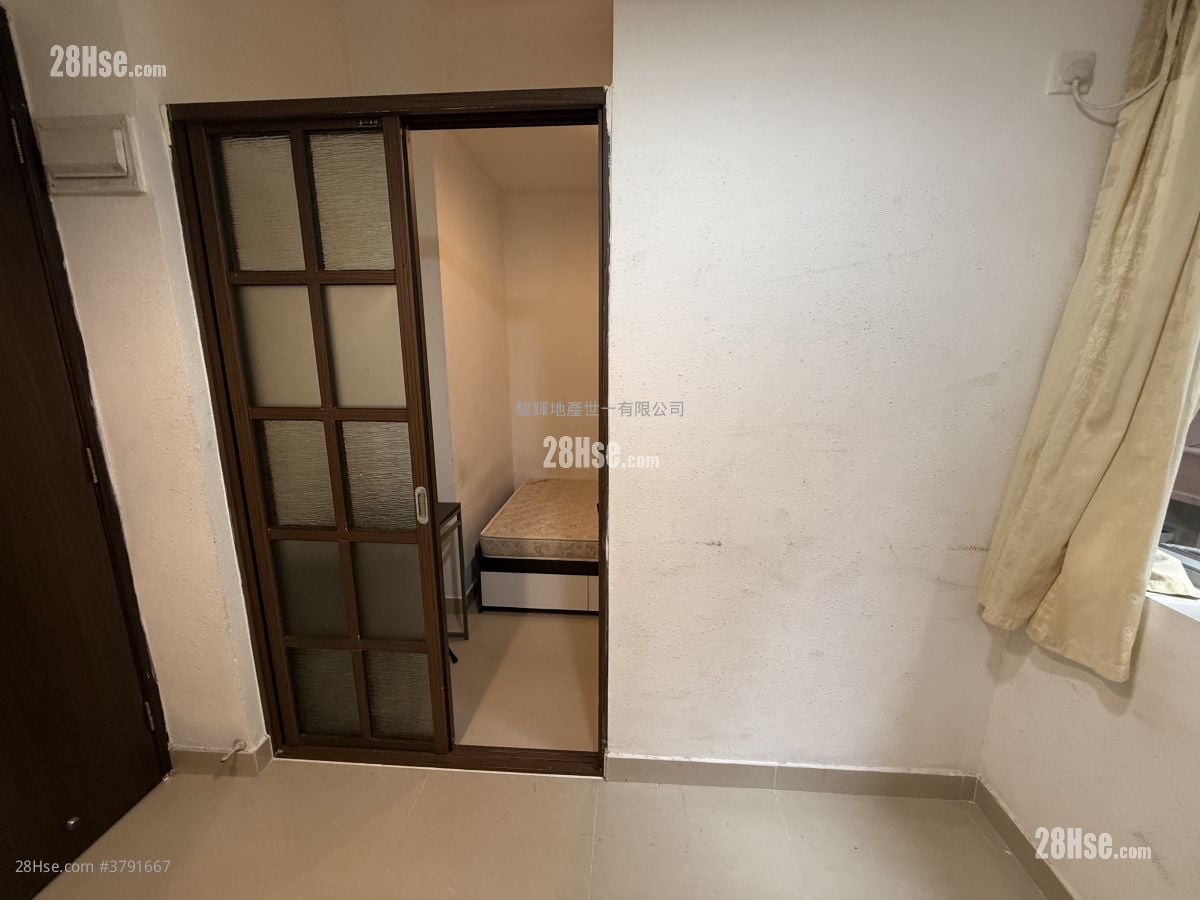 Ocean View Court Rental 1 Bedroom 180 ft²