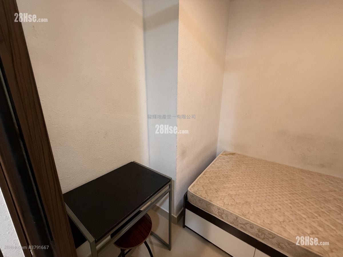 Ocean View Court Rental 1 Bedroom 180 ft²