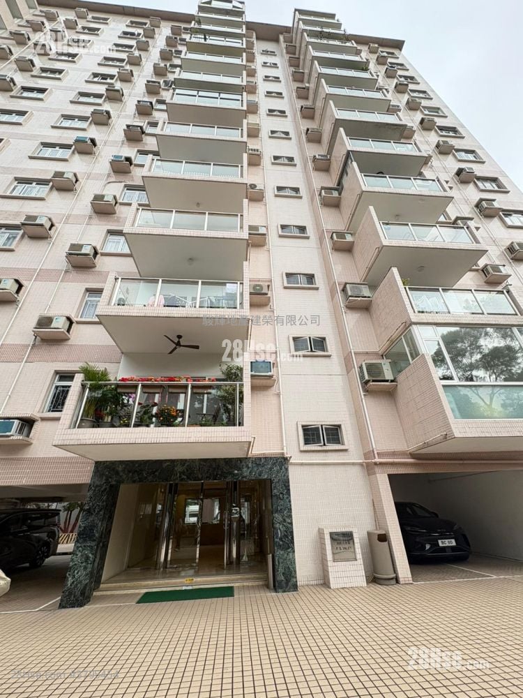 The Dahfuldy Rental 3 Bedrooms , 2 Bathrooms 1,514 ft²