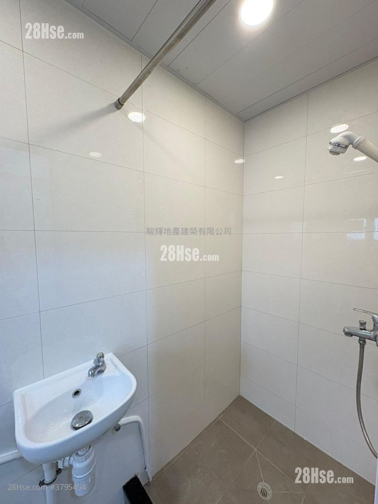 The Dahfuldy Rental 3 Bedrooms , 2 Bathrooms 1,514 ft²