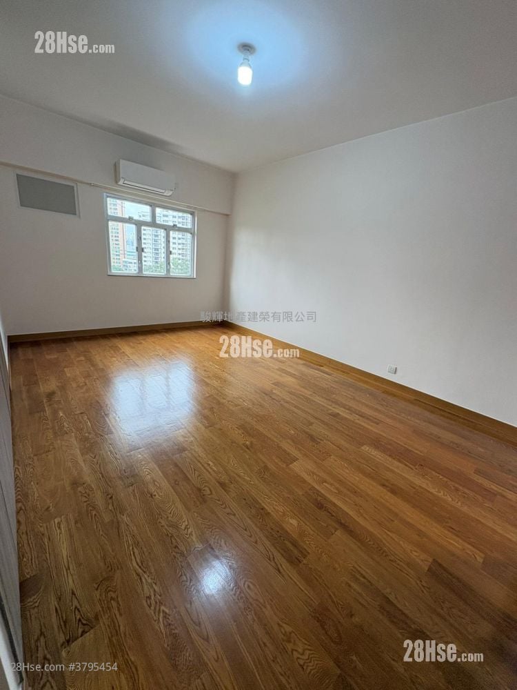 The Dahfuldy Rental 3 Bedrooms , 2 Bathrooms 1,514 ft²