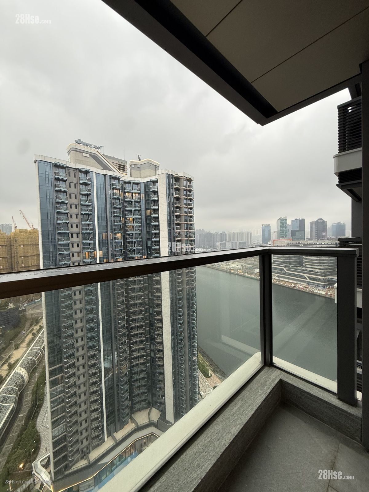 Double Coast Sell 2 Bedrooms , 1 Bathroom 445 ft²