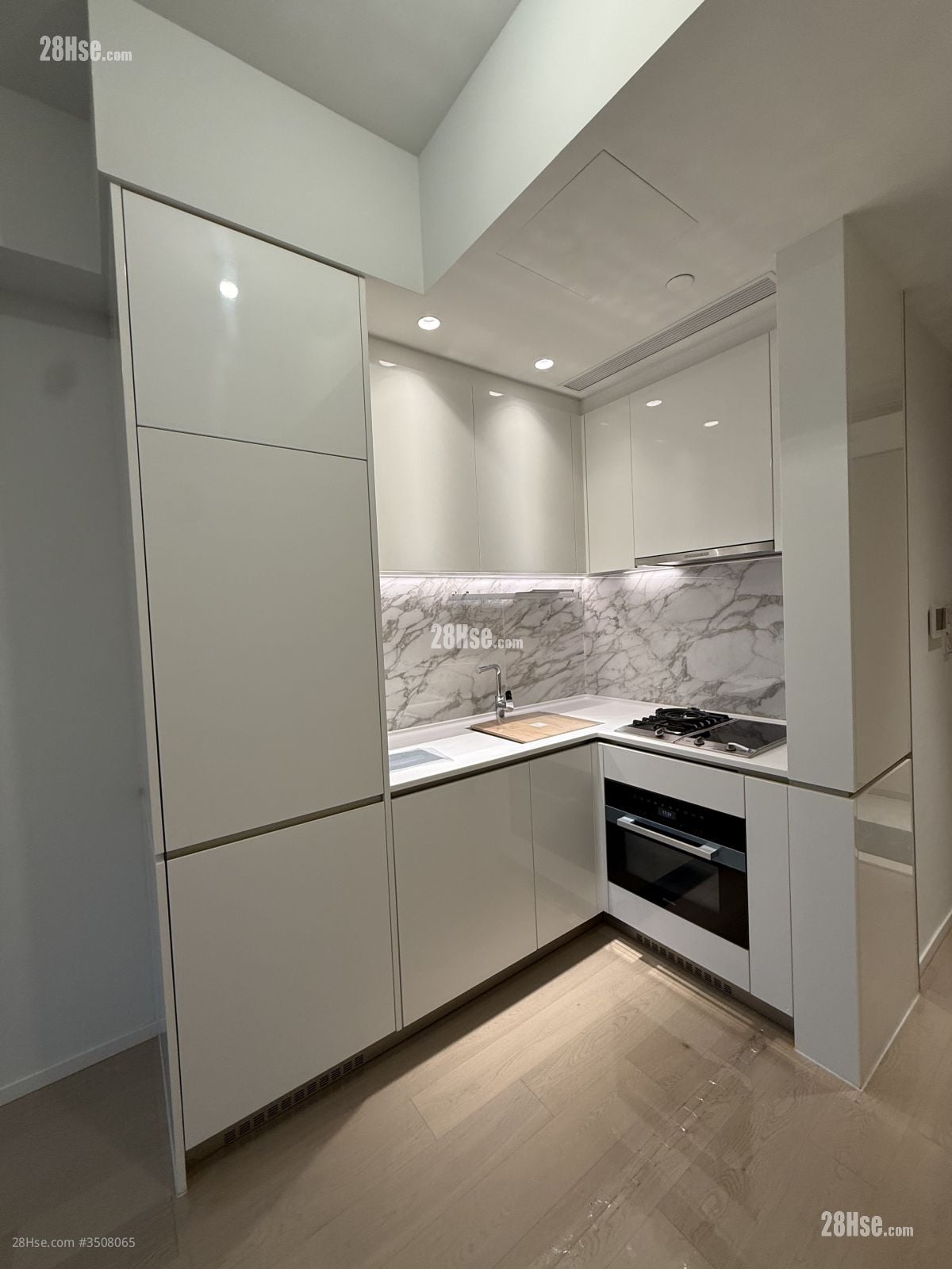 Double Coast Sell 2 Bedrooms , 1 Bathroom 445 ft²