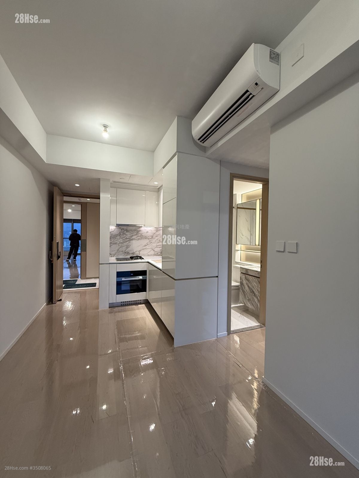 Double Coast Sell 2 Bedrooms , 1 Bathroom 445 ft²