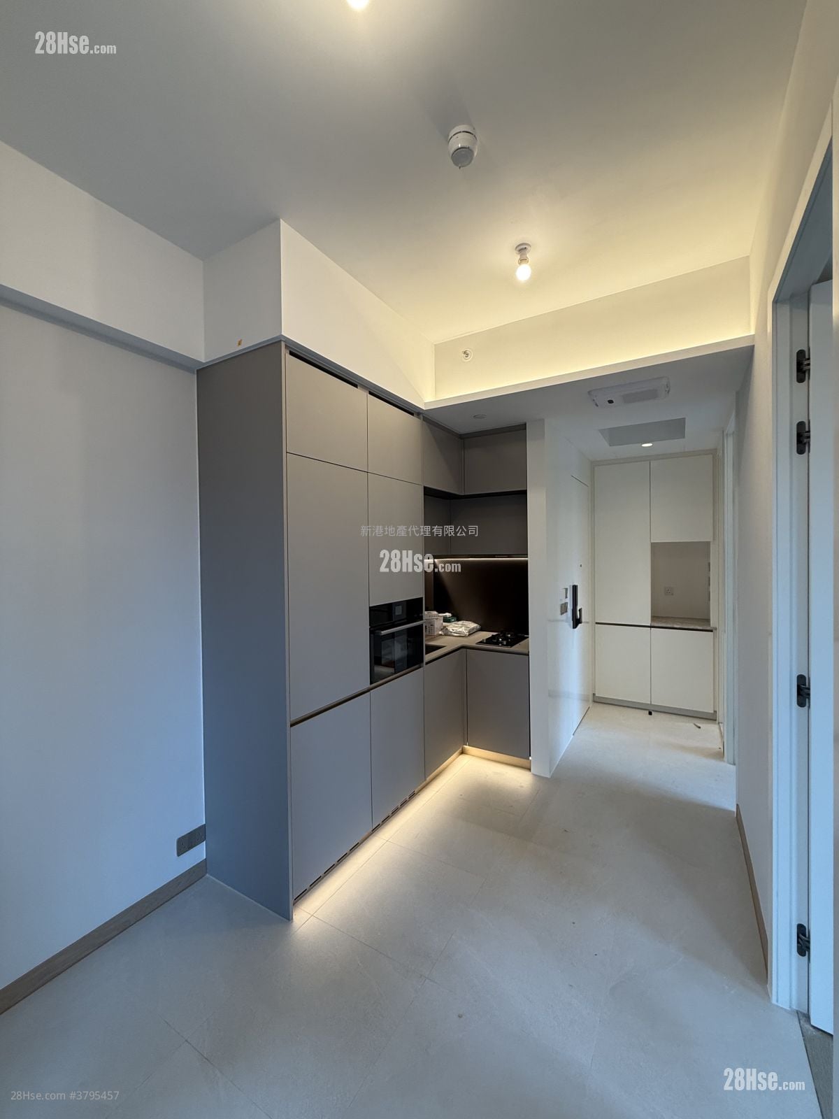 Baker Circle Greenwich Sell 2 Bedrooms , 1 Bathroom 349 ft²