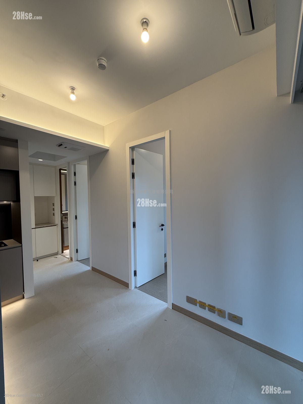 Baker Circle Greenwich Sell 2 Bedrooms , 1 Bathroom 349 ft²