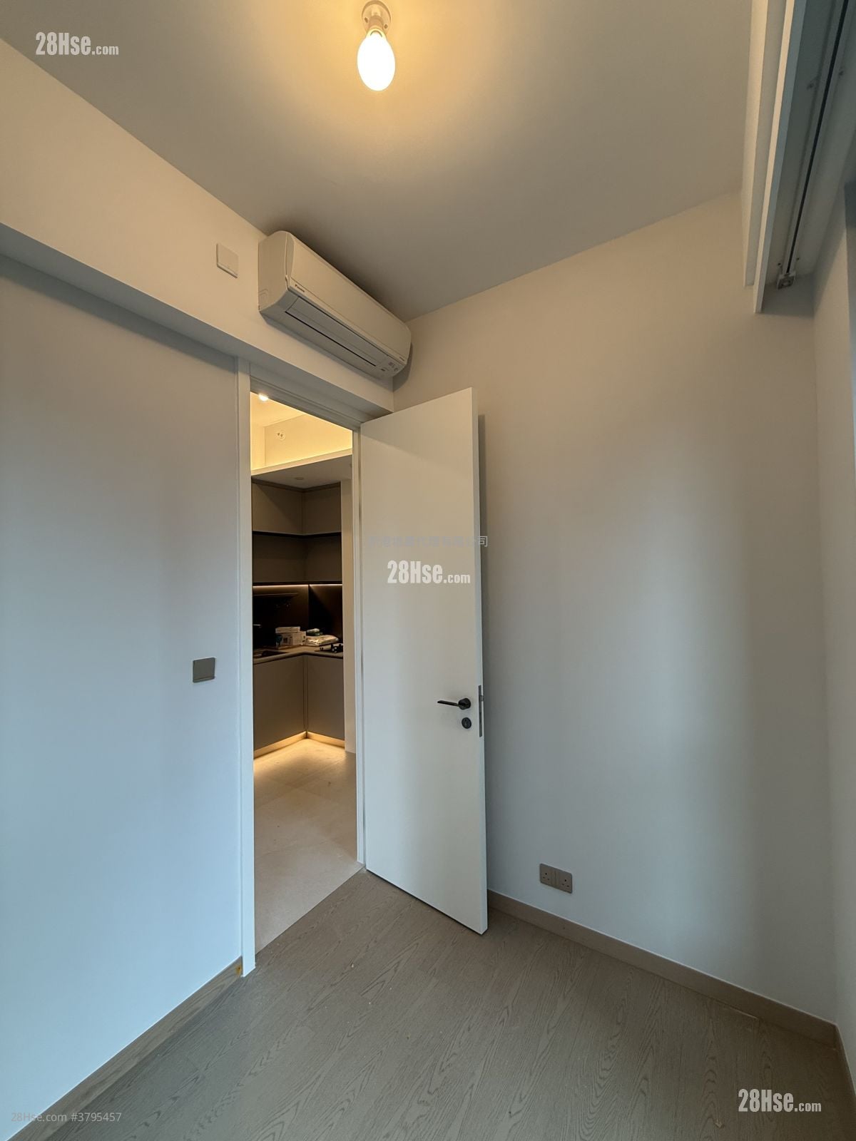 Baker Circle Greenwich Sell 2 Bedrooms , 1 Bathroom 349 ft²