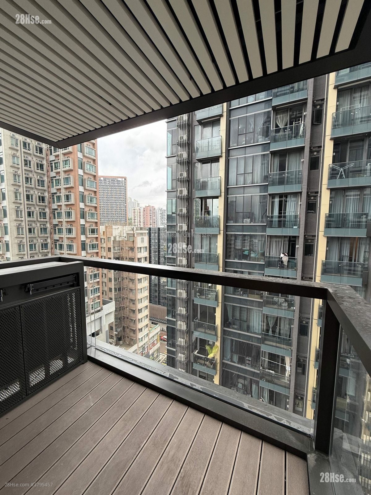 Baker Circle Greenwich Sell 2 Bedrooms , 1 Bathroom 349 ft²