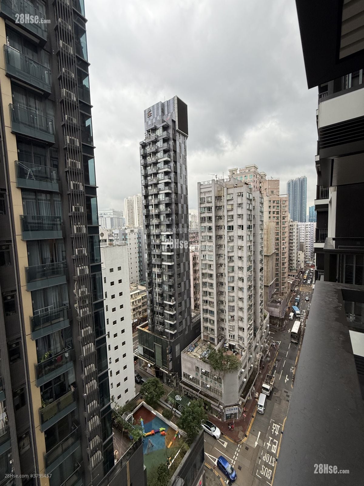 Baker Circle Greenwich Sell 2 Bedrooms , 1 Bathroom 349 ft²