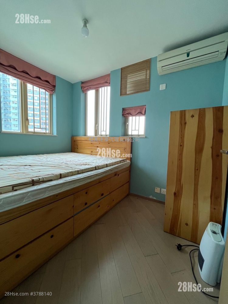 Harbour Place Sell 3 Bedrooms , 2 Bathrooms 593 ft²