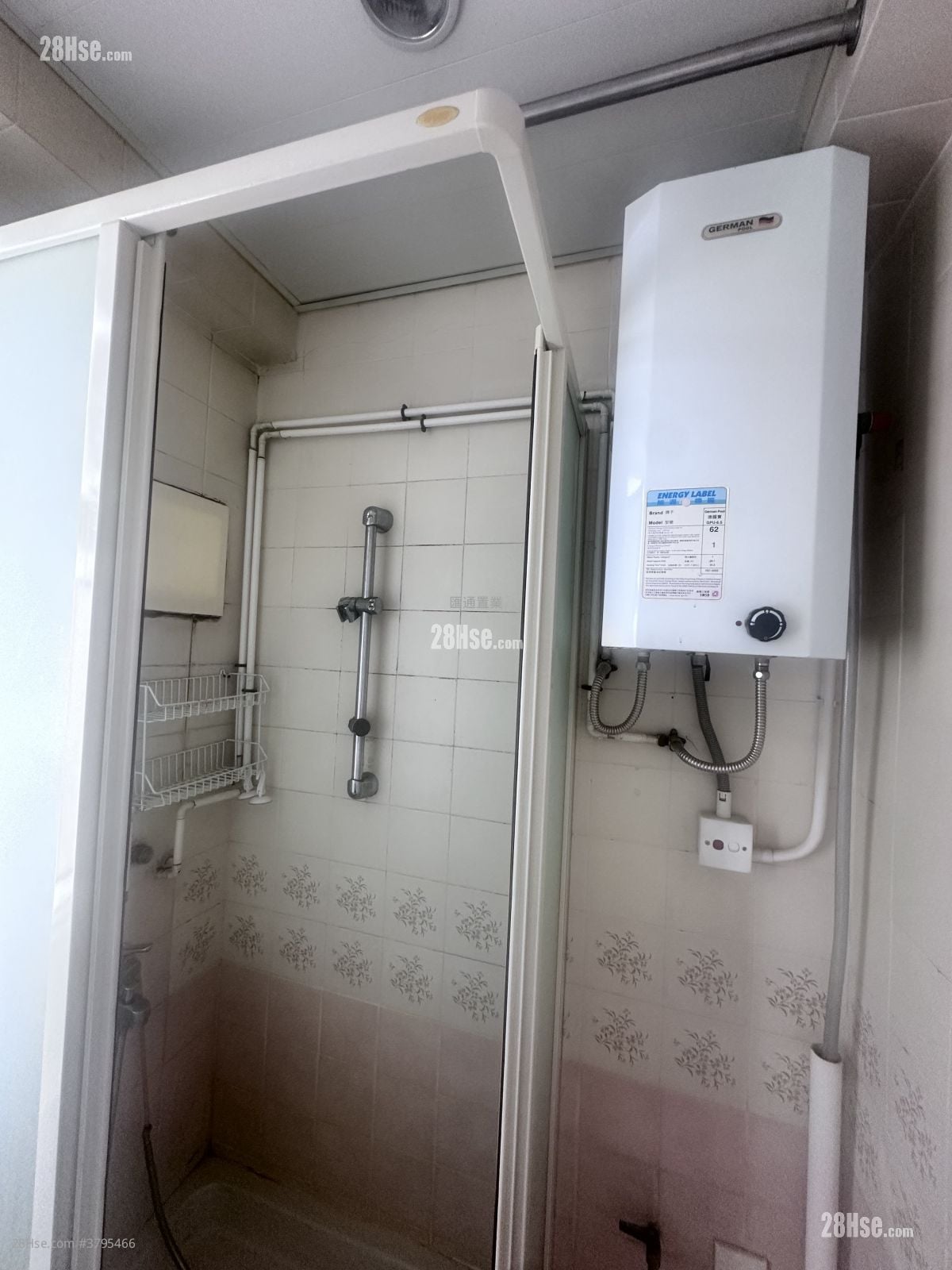 Dorfu Court Sell 2 Bedrooms , 1 Bathroom 349 ft²