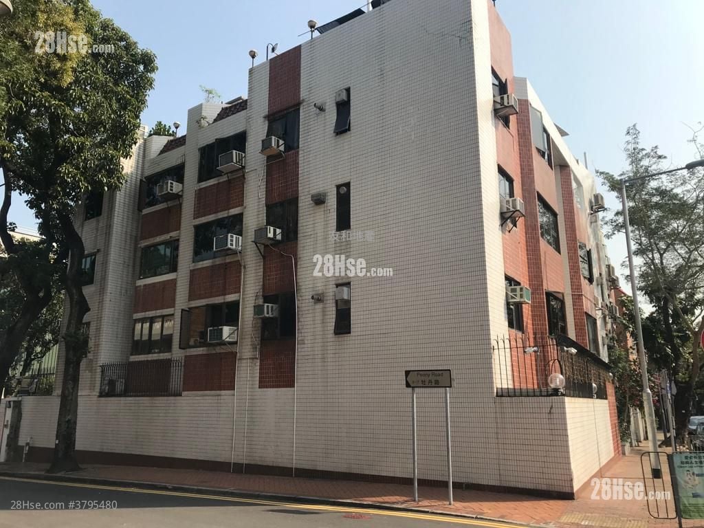 Cassia Court Rental 3 Bedrooms , 2 Bathrooms 814 ft²