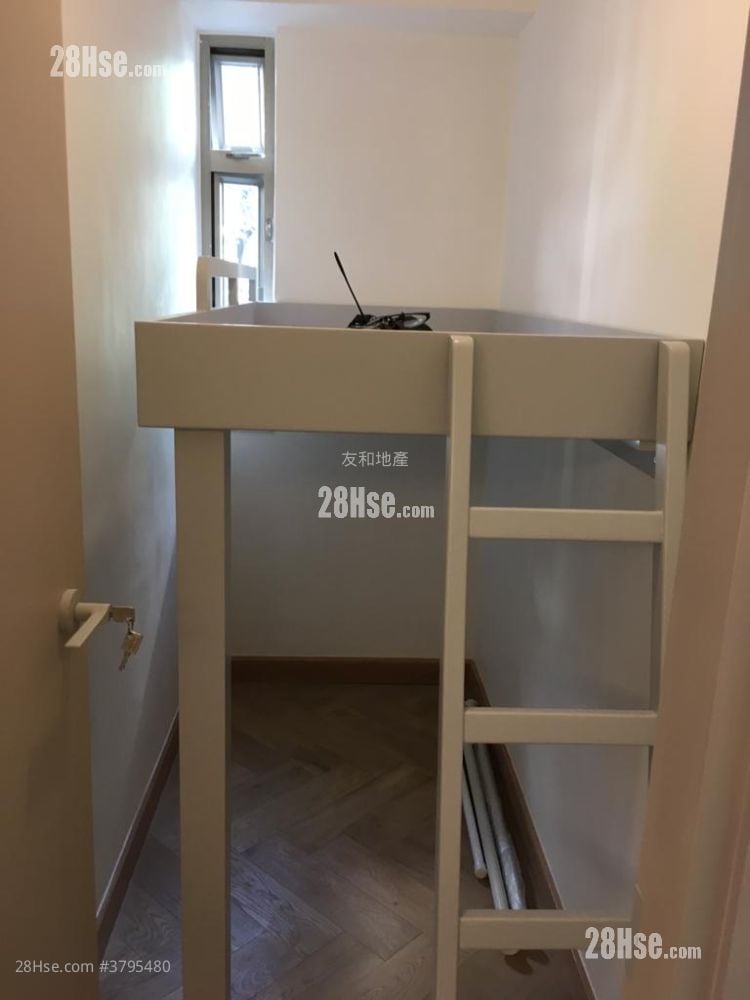 Cassia Court Rental 3 Bedrooms , 2 Bathrooms 814 ft²