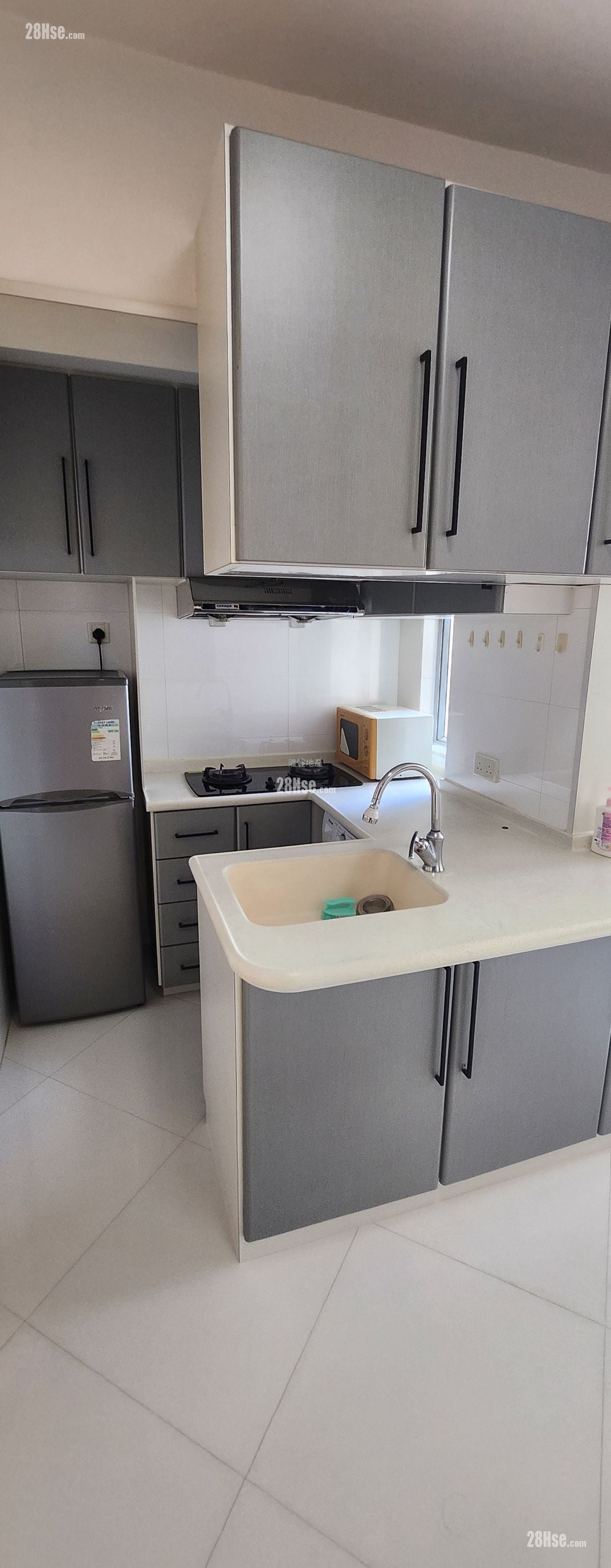 Hay Wah Building Rental 1 Bedroom , 1 Bathroom 336 ft²