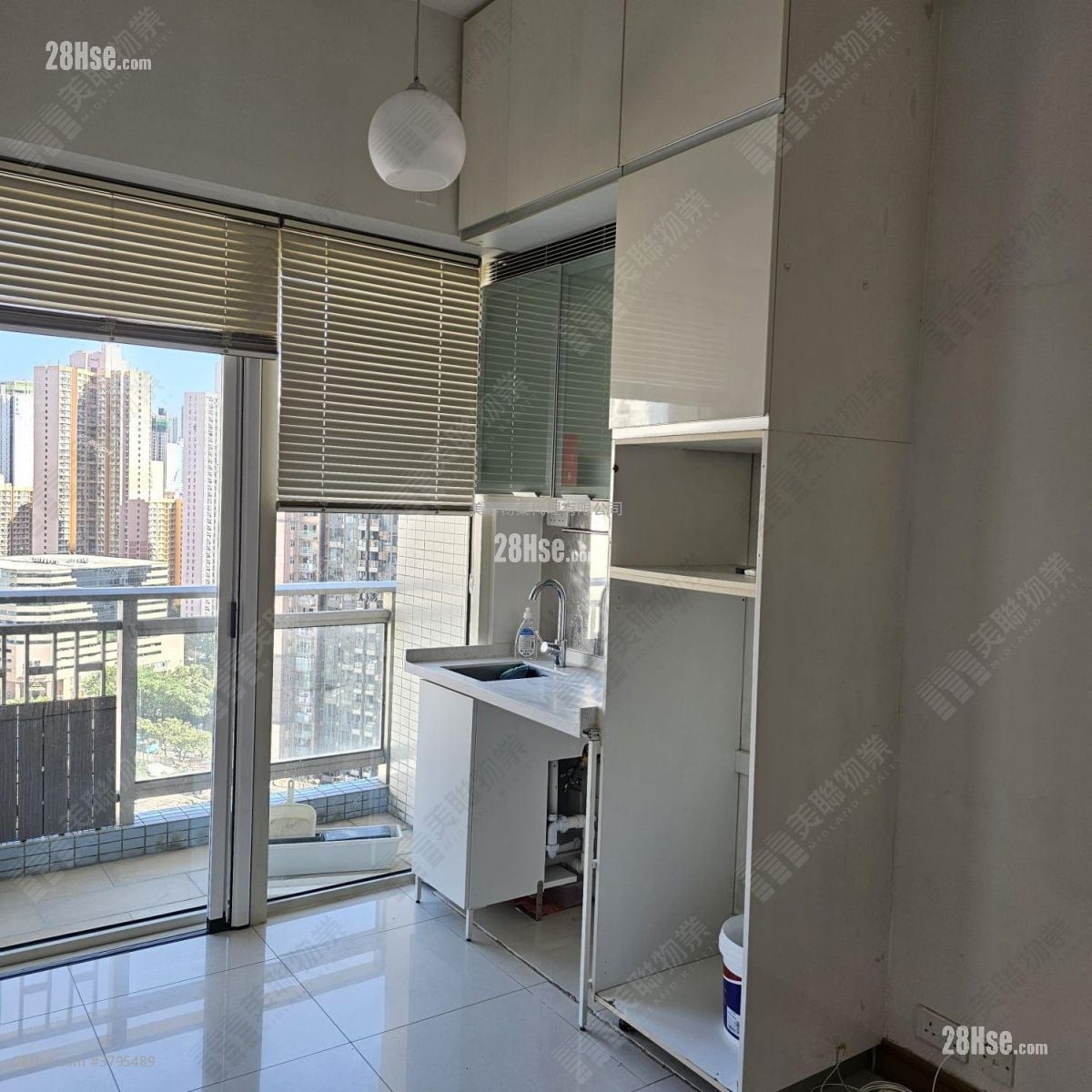 One New York Sell 240 ft²