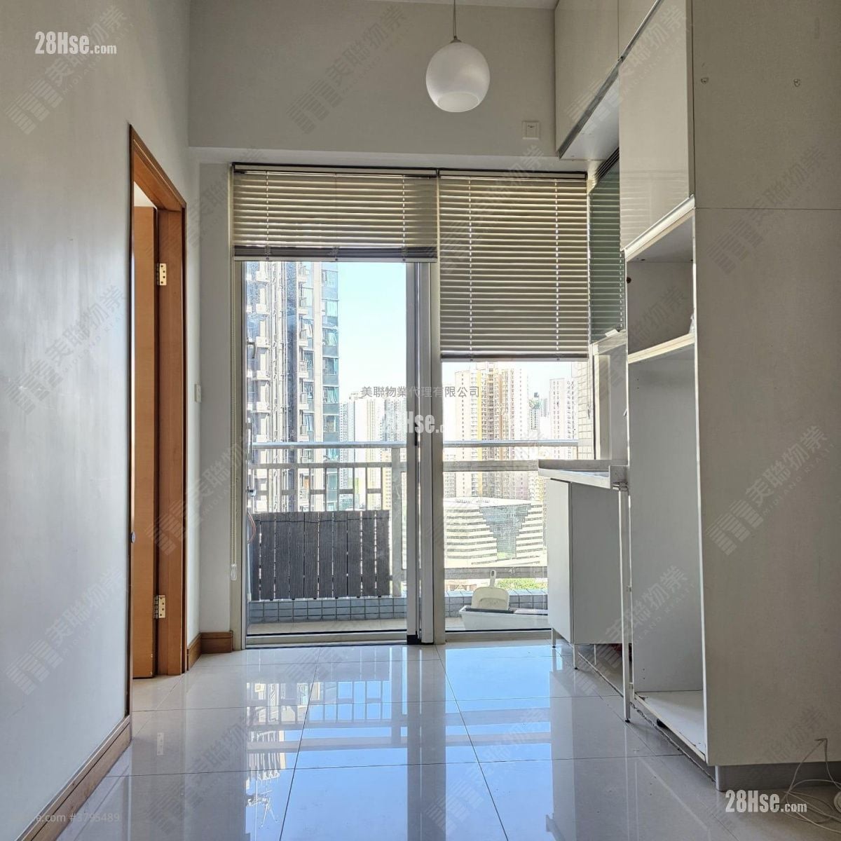 One New York Sell 240 ft²