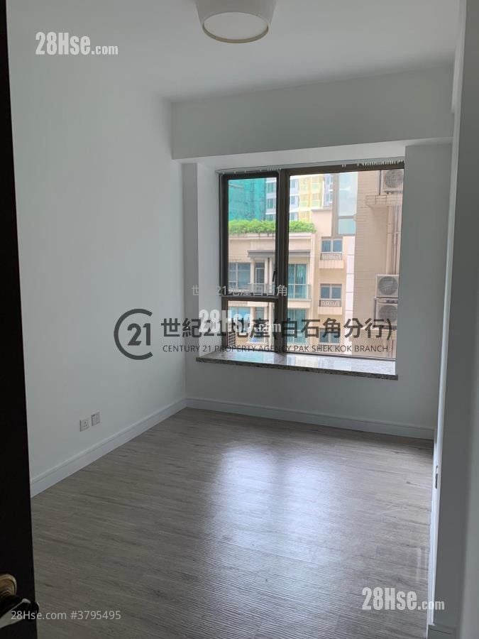 Mayfair By The Sea Sell 4 Bedrooms , 3 Bathrooms 1,400 ft²