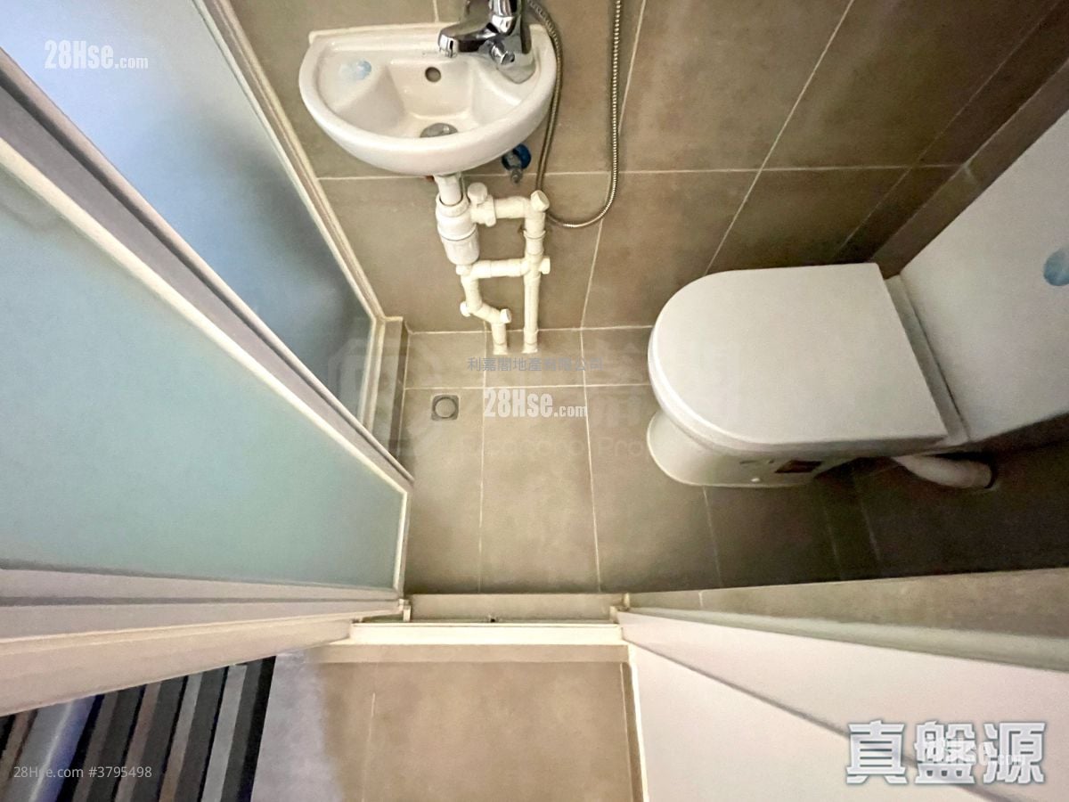 LP10 租盘 3 房 , 2 浴室 832 平方尺