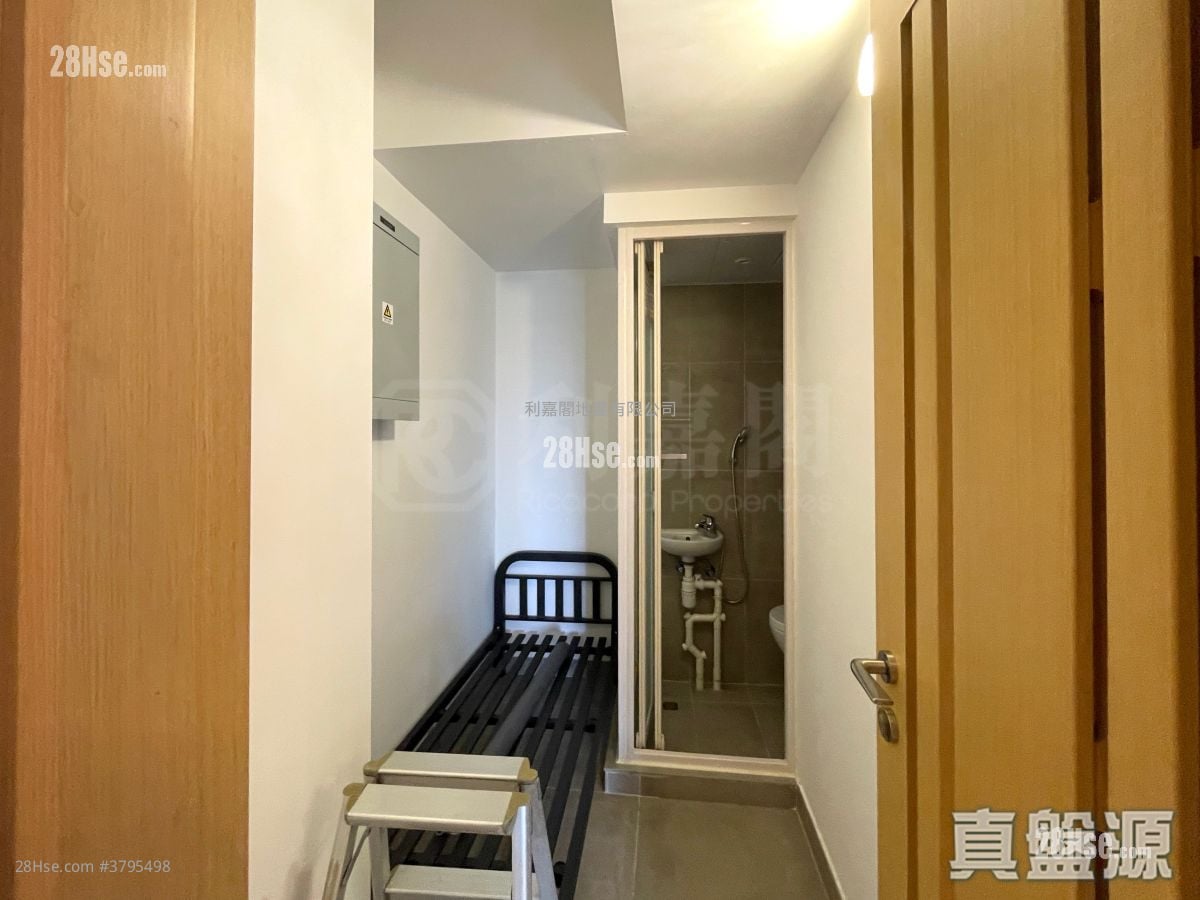 LP10 租盘 3 房 , 2 浴室 832 平方尺