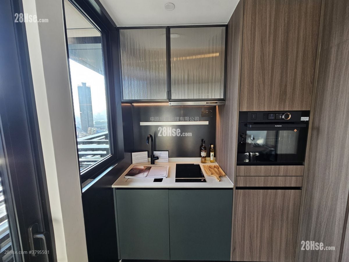 Larchwood Rental Studio , 1 Bathroom 210 ft²