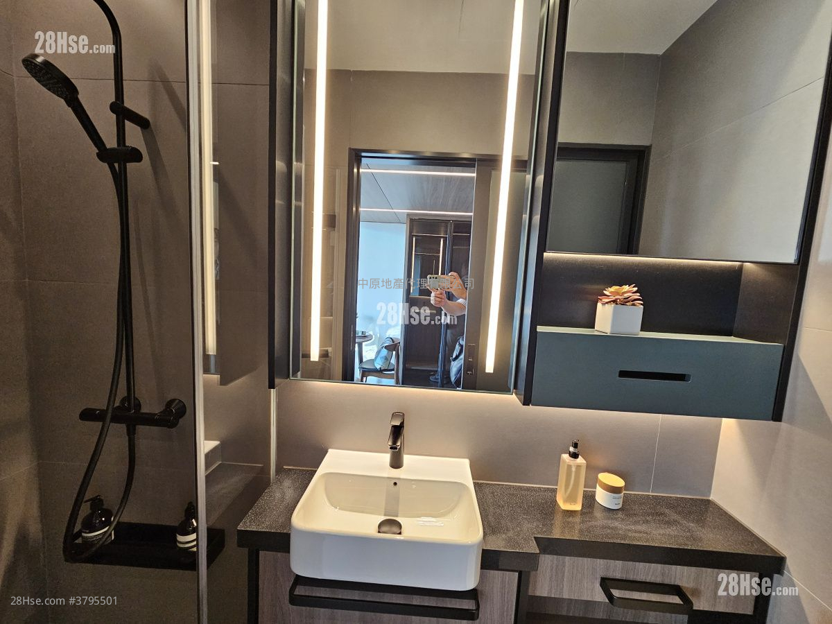 Larchwood Rental Studio , 1 Bathroom 210 ft²