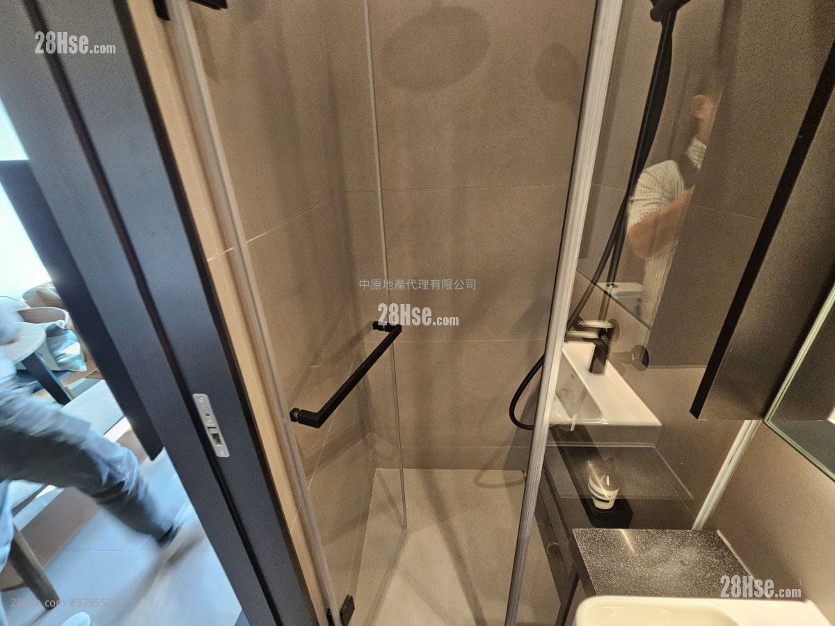 Larchwood Rental Studio , 1 Bathroom 210 ft²