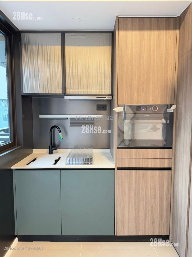 Larchwood Rental Studio , 1 Bathroom 210 ft²