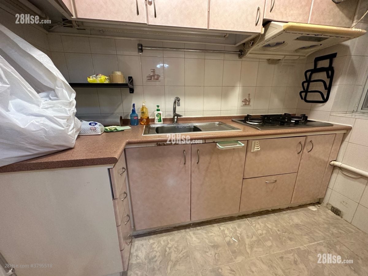 Nan Fung Sun Chuen Sell 2 Bedrooms , 1 Bathroom 391 ft²