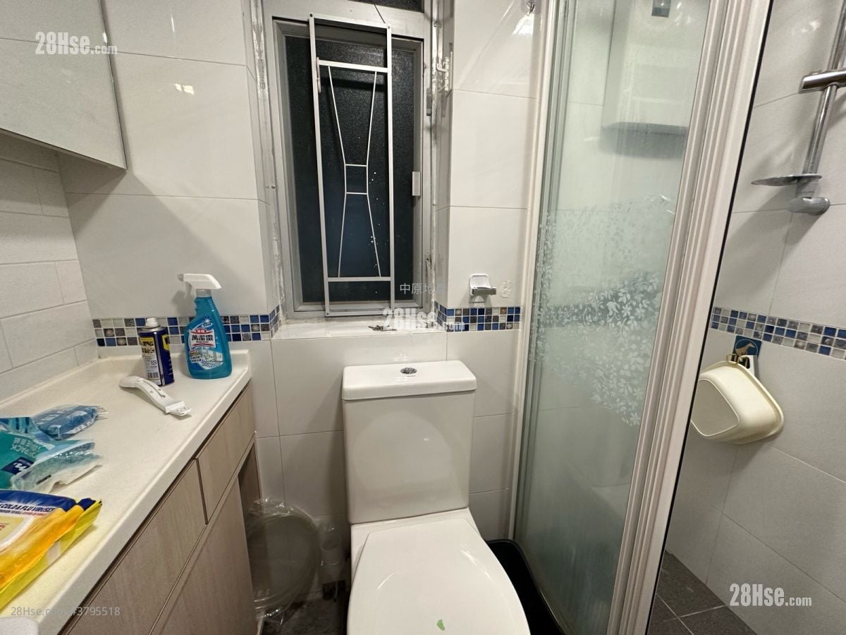 Nan Fung Sun Chuen Sell 2 Bedrooms , 1 Bathroom 391 ft²