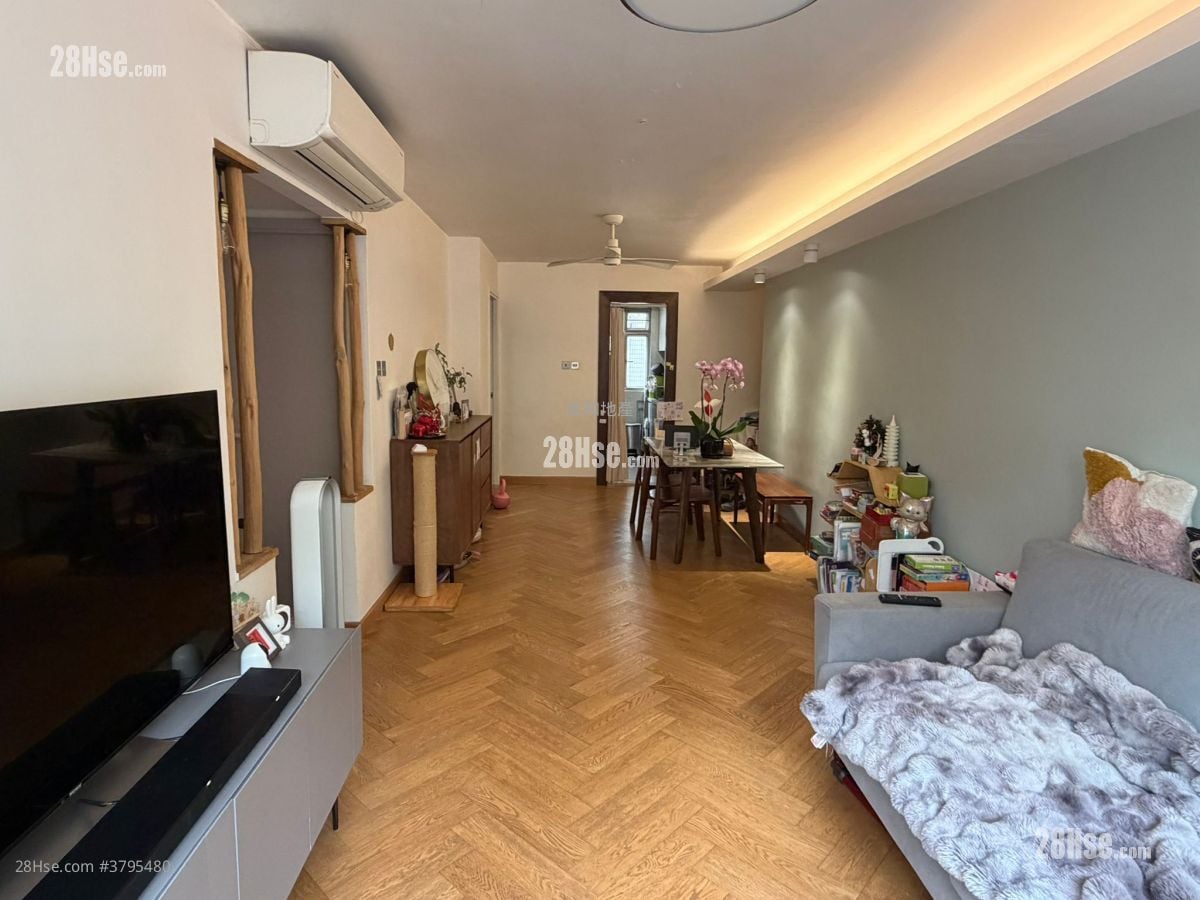 Cassia Court Rental 3 Bedrooms , 2 Bathrooms 814 ft²