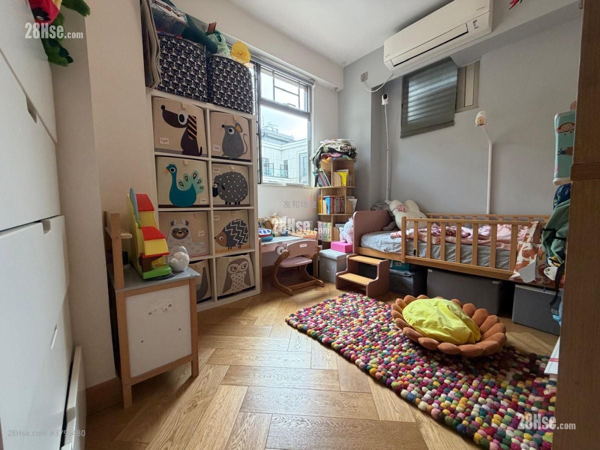 Cassia Court Rental 3 Bedrooms , 2 Bathrooms 814 ft²