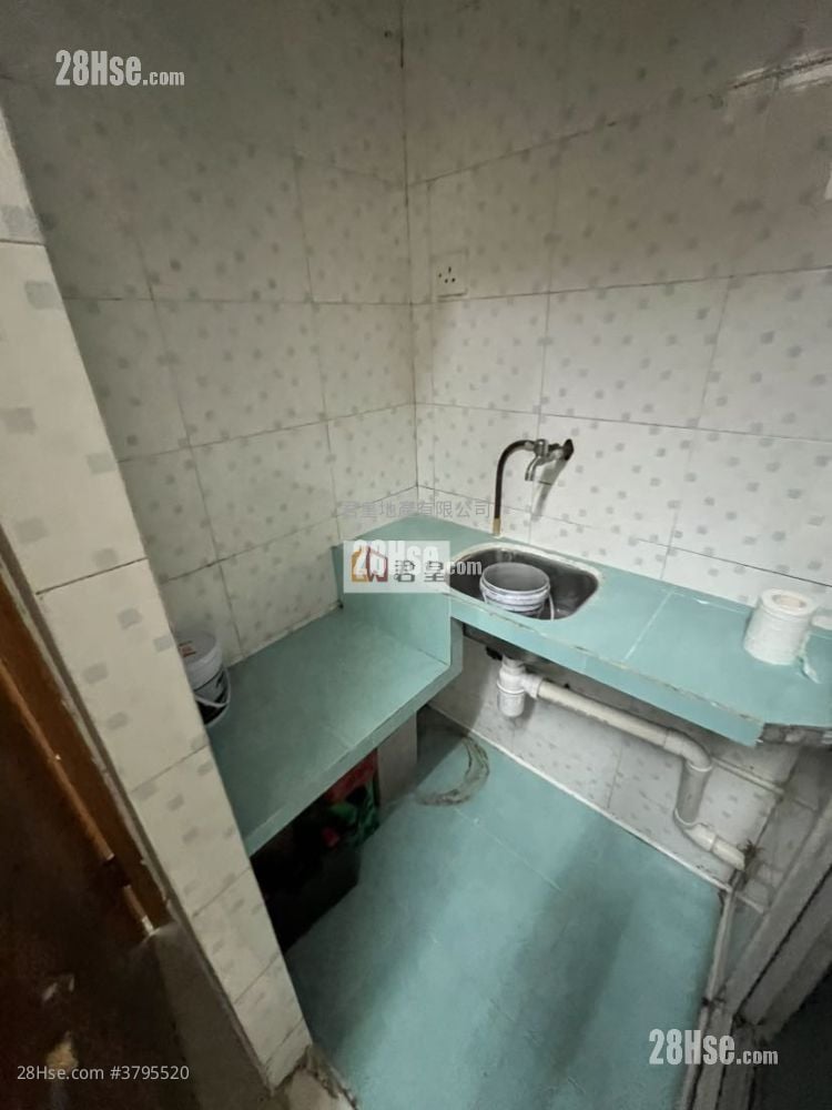 Chinese Mansion Sell 4 Bedrooms , 4 Bathrooms 649 ft²