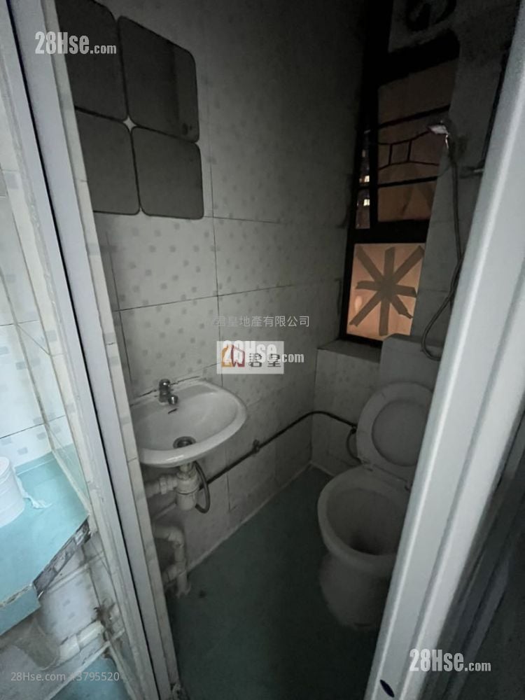 Chinese Mansion Sell 4 Bedrooms , 4 Bathrooms 649 ft²