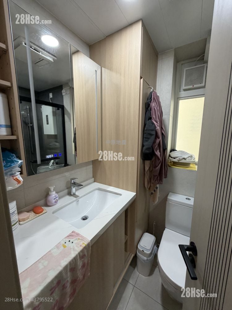 The Orchards Sell 2 Bedrooms , 1 Bathroom 614 ft²