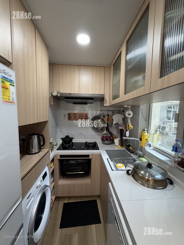 The Orchards Sell 2 Bedrooms , 1 Bathroom 614 ft²