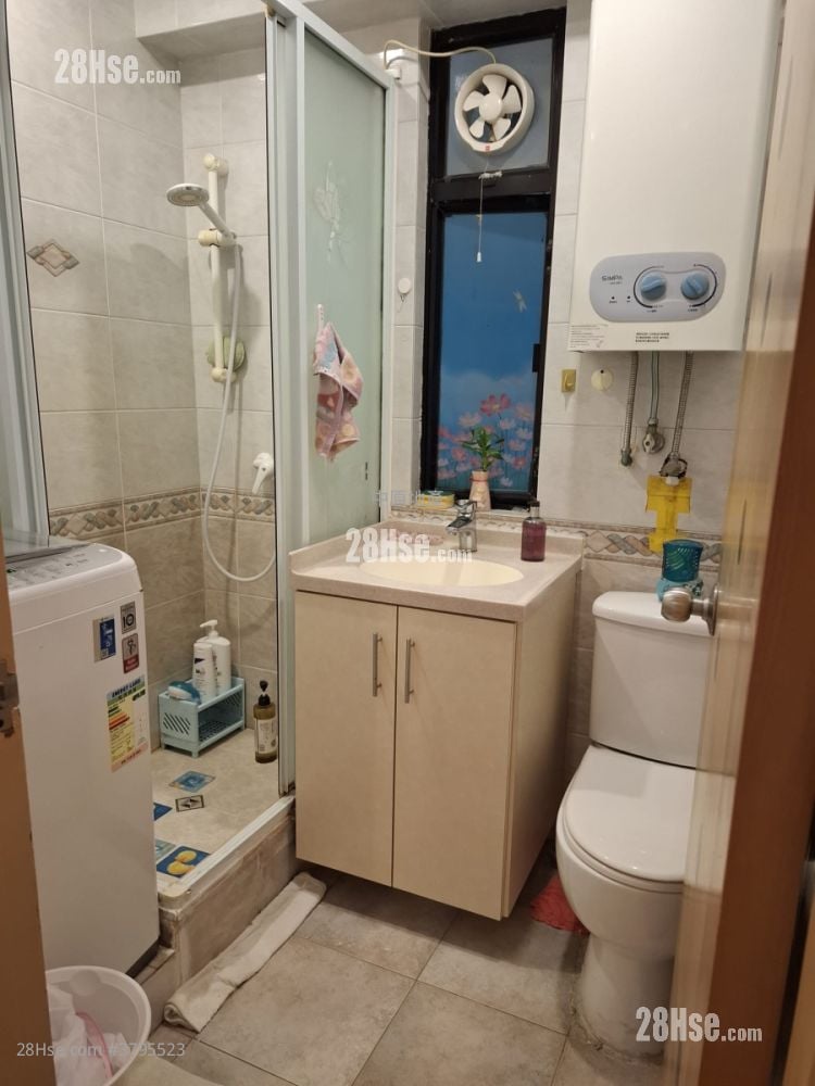 Kornhill Sell 3 Bedrooms , 2 Bathrooms 668 ft²