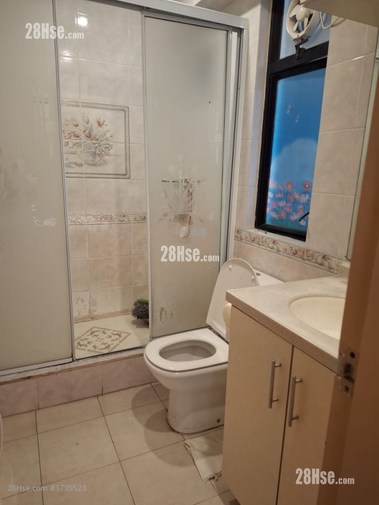 Kornhill Sell 3 Bedrooms , 2 Bathrooms 668 ft²