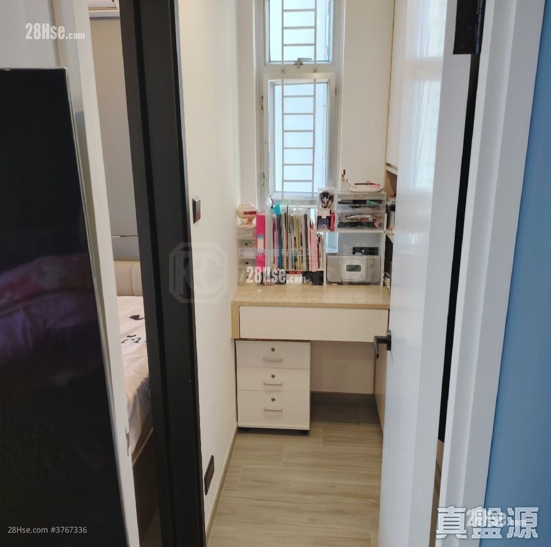 Shan Lai Court Sell 1 Bedroom , 1 Bathroom 380 ft²