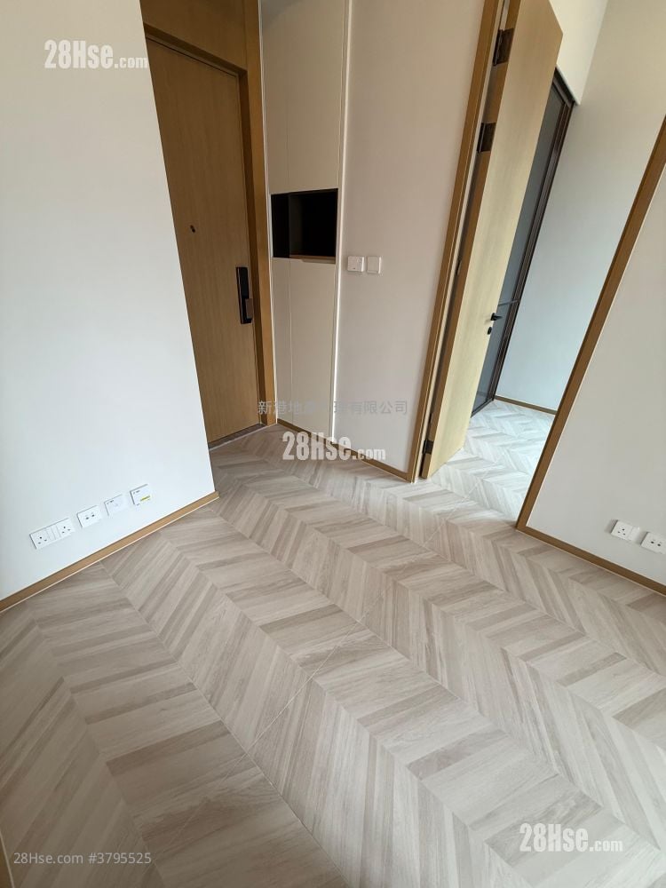 Eight Southpark Sell 1 Bedroom , 1 Bathroom 262 ft²