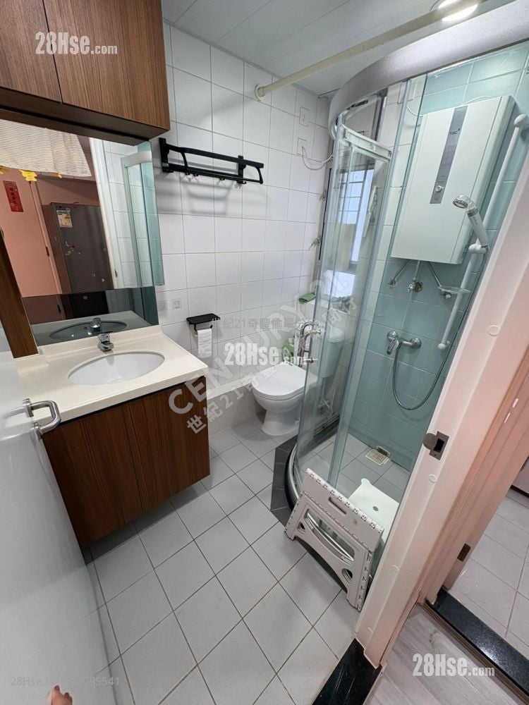 Kam Fai Court Sell 2 Bedrooms , 1 Bathroom 371 ft²