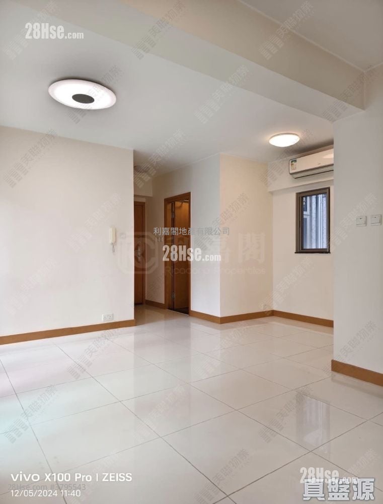 Yoho Town Sell 2 Bedrooms 422 ft²