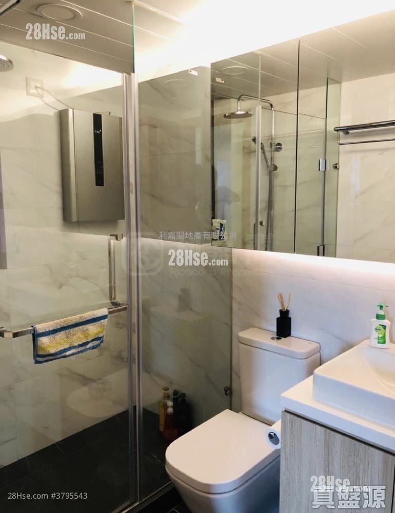 Yoho Town Sell 2 Bedrooms 422 ft²