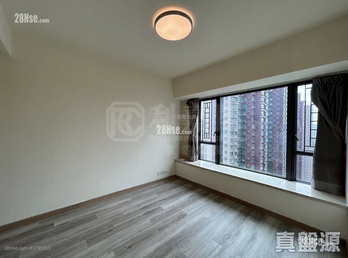 Yoho Midtown Sell 4 Bedrooms 880 ft²