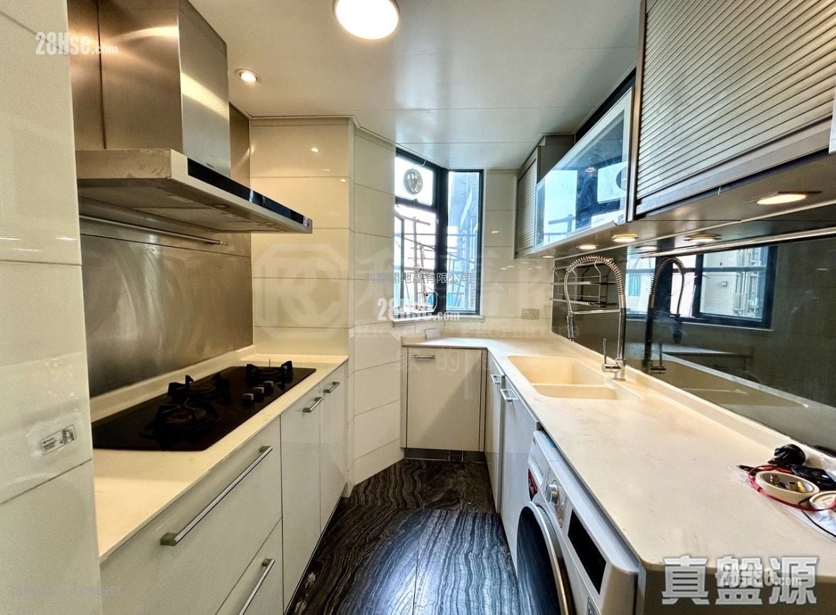 Yoho Midtown Sell 4 Bedrooms 880 ft²