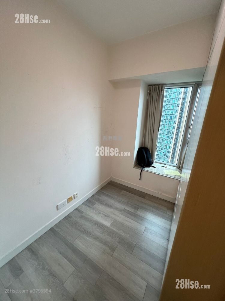 Banyan Garden Rental 3 Bedrooms , 2 Bathrooms 736 ft²