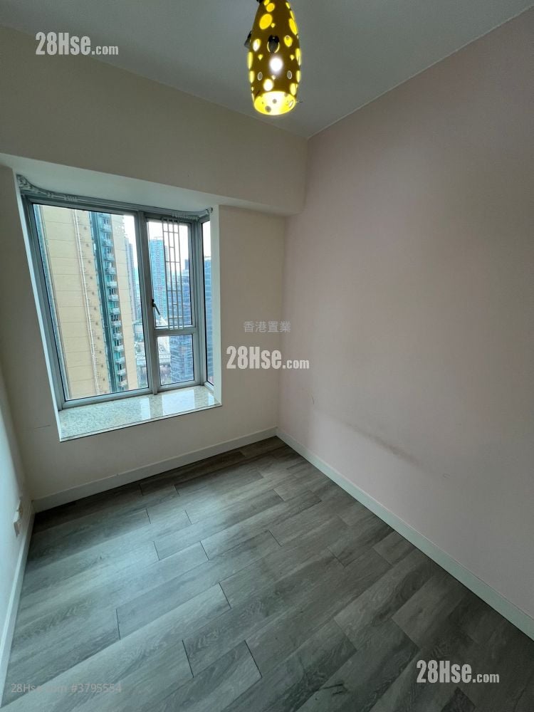 Banyan Garden Rental 3 Bedrooms , 2 Bathrooms 736 ft²