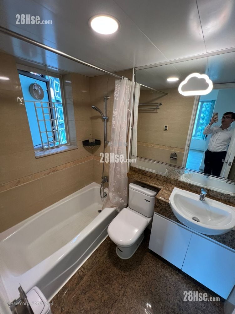 Banyan Garden Rental 3 Bedrooms , 2 Bathrooms 736 ft²