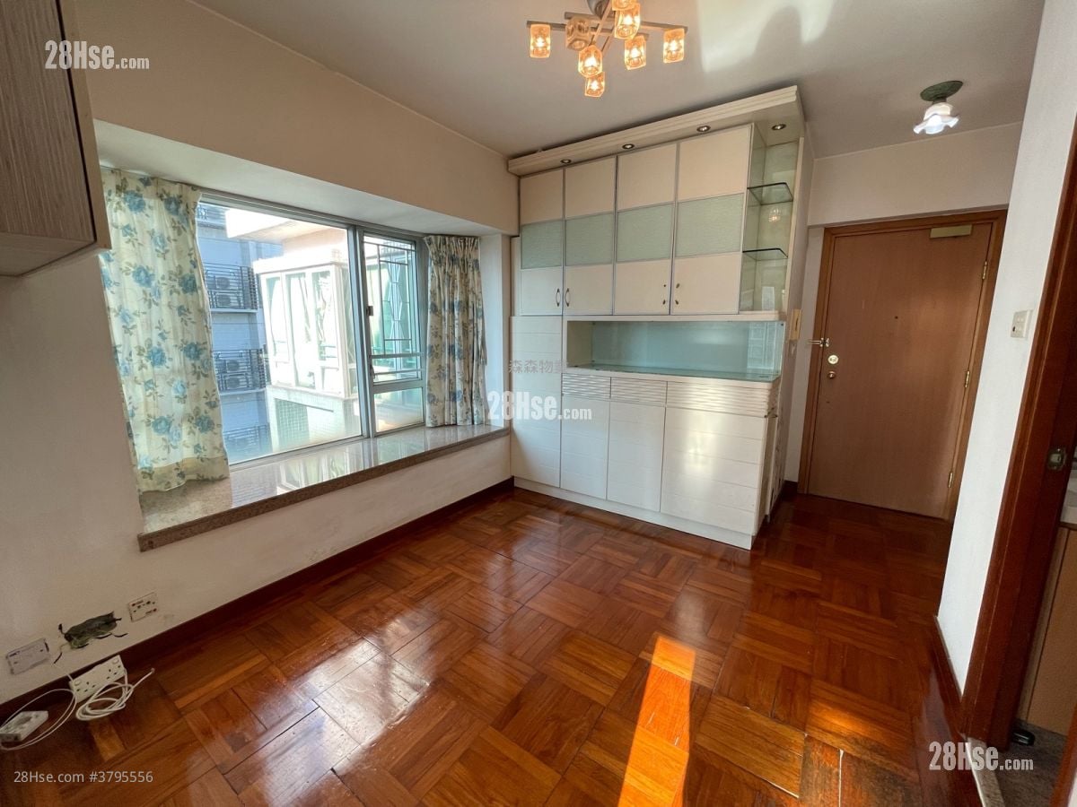 耀星华庭 租盘 2 房 , 1 浴室 328 平方尺