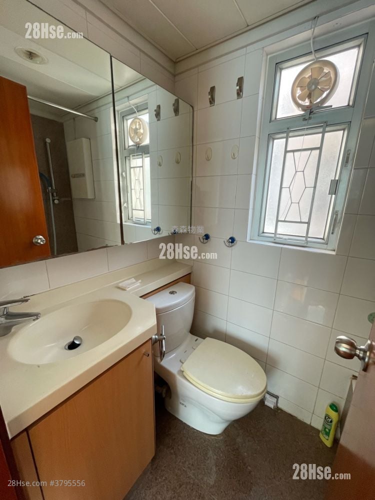 耀星华庭 租盘 2 房 , 1 浴室 328 平方尺