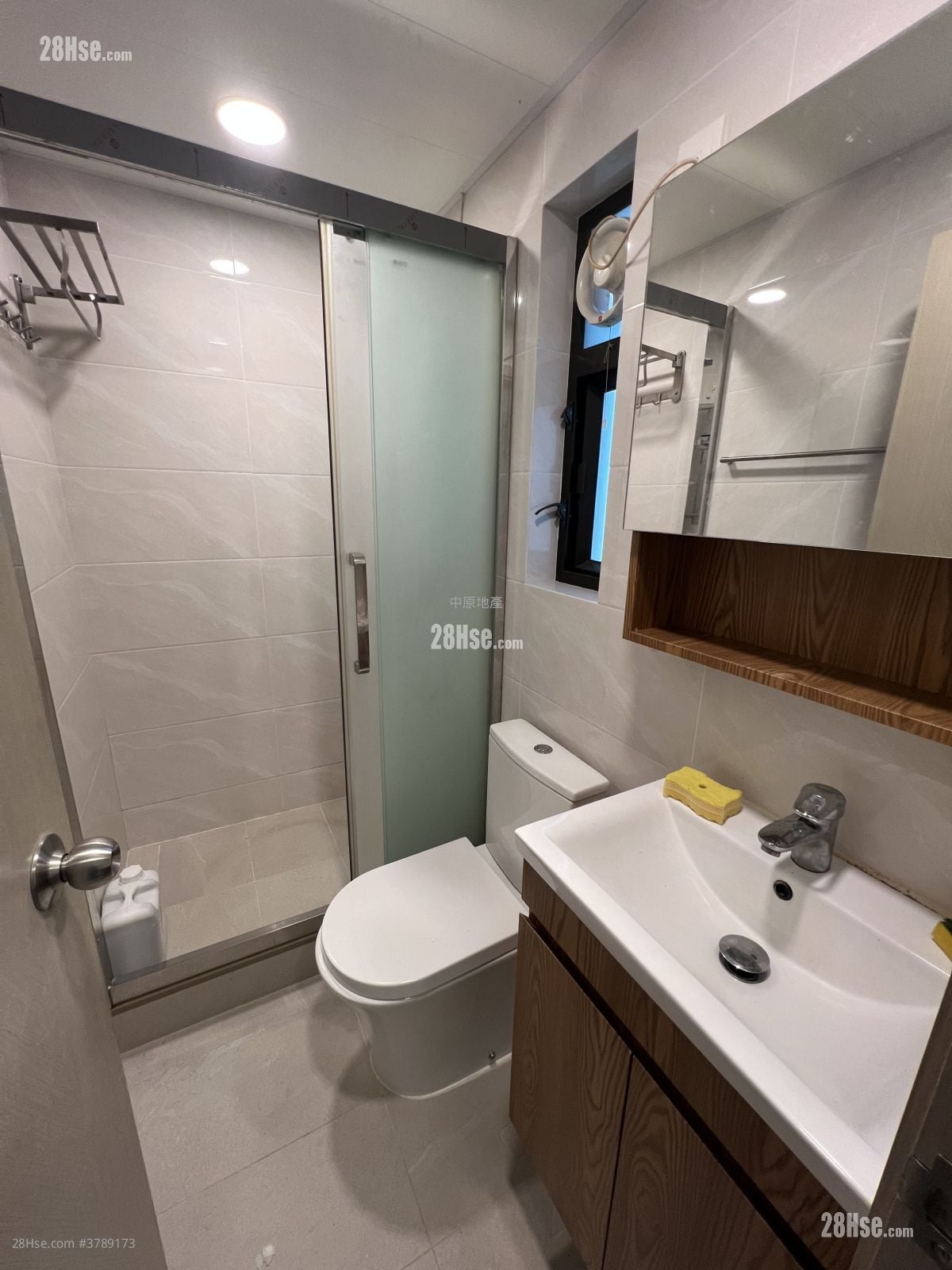 天佑苑 售盘 2 房 , 1 浴室 538 平方尺